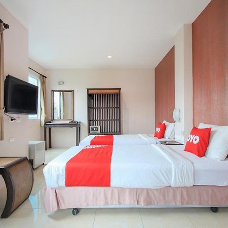 OYO 75321 Gemma Patong Phuket Exterior foto