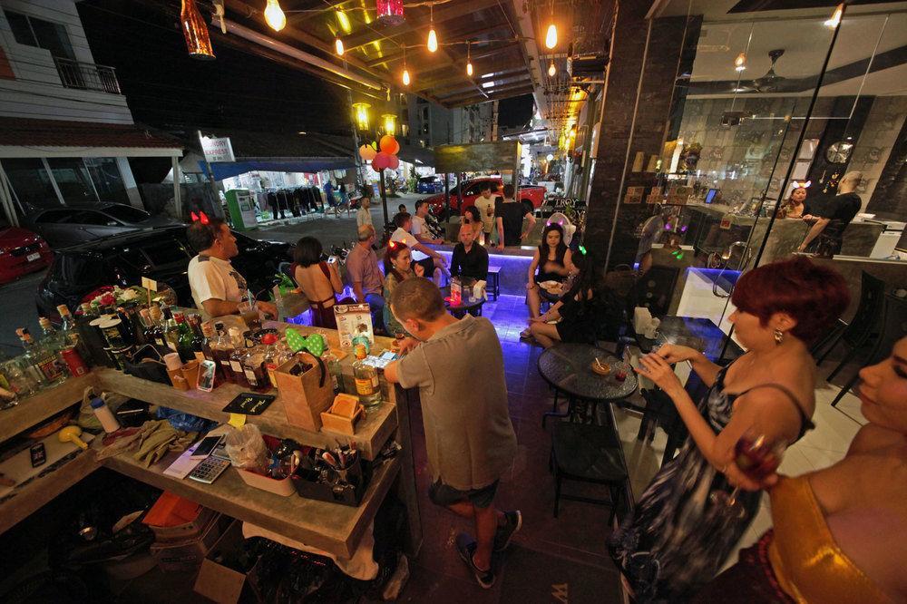 OYO 75321 Gemma Patong Phuket Exterior foto